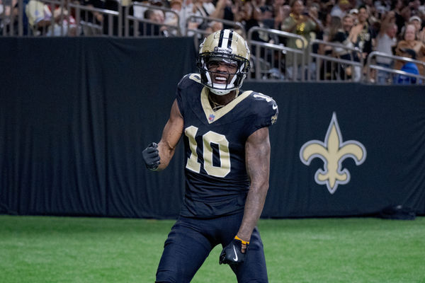 Nov 10, 2024; New Orleans, Louisiana, USA; New Orleans Saints wide receiver Marquez Valdes-Scantling (10) celebrates a touchdown against the Atlanta Falcons during the first half at Caesars Superdome. Mandatory Credit: Matthew Hinton-Imagn Images