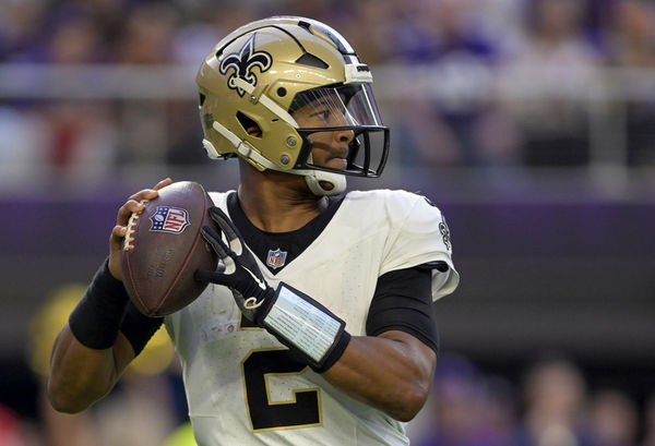 MINNEAPOLIS, MN - NOVEMBER 12: New Orleans Saints quarterback Jameis Winston (2) looks to pass during an NFL game between the Minnesota Vikings and New Orleans Saints on November 12, 2023, at U.S. Bank Stadium in Minneapolis, MN. (Photo by Nick Wosika/Icon Sportswire)