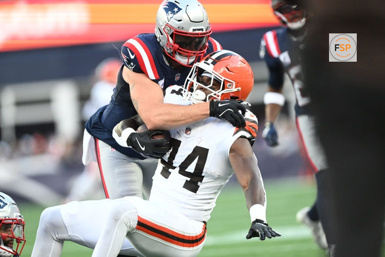 Oct 26, 2025; Foxborough, Massachusetts, USA;  New England Patriots linebacker Robert Spillane (14) tackles Cleveland Browns tight end Harold Fannin Jr. (44) during the fourth quarter at Gillette Stadium. Credit: Brian Fluharty-Imagn Images