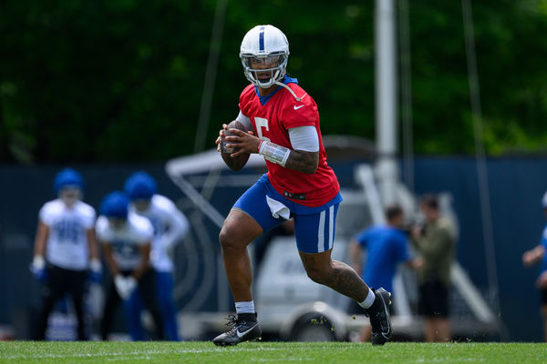 INDIANAPOLIS, IN - JUNE 04: Indianapolis Colts quarterback Anthony Richardson (5) runs through a drill during the Indianapolis Colts mini-camp practice on June 4, 2024 at the Indiana Farm Bureau Football Center in Indianapolis, IN. (Photo by Zach Bolinger/Icon Sportswire)