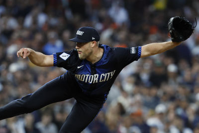 May 9, 2025; Detroit, Michigan, USA;  Detroit Tigers relief pitcher Will Vest (19) pitches in the ninth inning against the Texas Rangers at Comerica Park. Mandatory Credit: Rick Osentoski-Imagn Images
