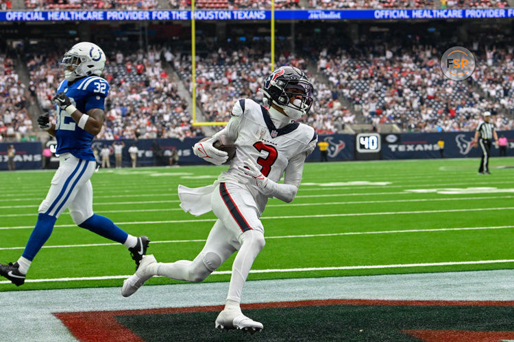 HOUSTON, TX - SEPTEMBER 17: Houston Texans wide receiver Tank Dell (3) scores a touchdown during the football game between the Indianapolis Colts and Houston Texans at NRG Stadium on September 17, 2023, in Houston, Texas. (Photo by Ken Murray/Icon Sportswire)