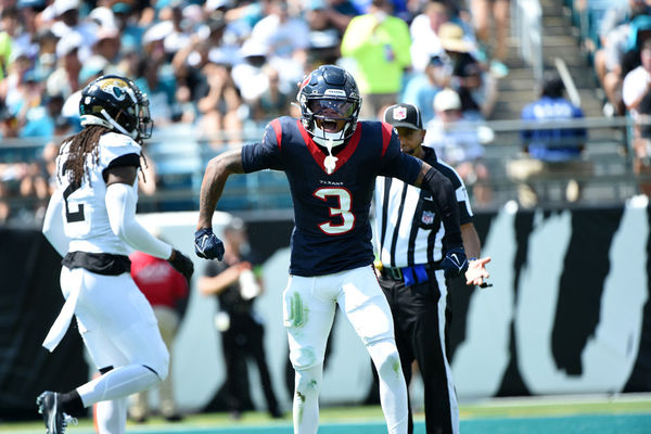 JAKSONVILLE, CA - SEPTEMBER 24: Houston Texans WR Tank Dell (3) celebrates a catch during the game between the Houston Texans and the Jacksonville Jaguars on September 24, 2023 at EverBank Stadium in Jacksonville, Fl. (Photo by John Rivera/Icon Sportswire)