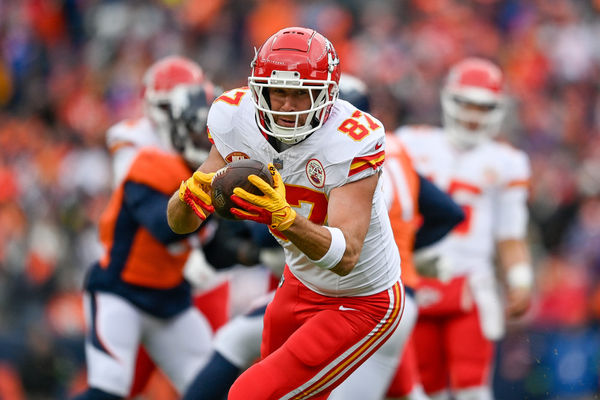 DENVER, CO - OCTOBER 29: Kansas City Chiefs tight end Travis Kelce (87) runs after a catch in the first half during a game between the Kansas City Chiefs and the Denver Broncos at Empower Field at Mile High on October 29, 2023 in Denver, Colorado. (Photo by Dustin Bradford/Icon Sportswire)