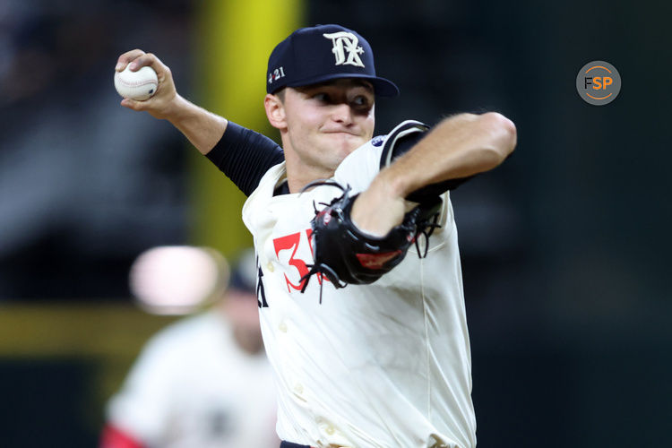 May 30, 2025; Arlington, Texas, USA; Texas Rangers pitcher Jack Leiter (35) pitches during the fifth inning against the St. Louis Cardinals at Globe Life Field. Credit: Tim Heitman-Imagn Images
