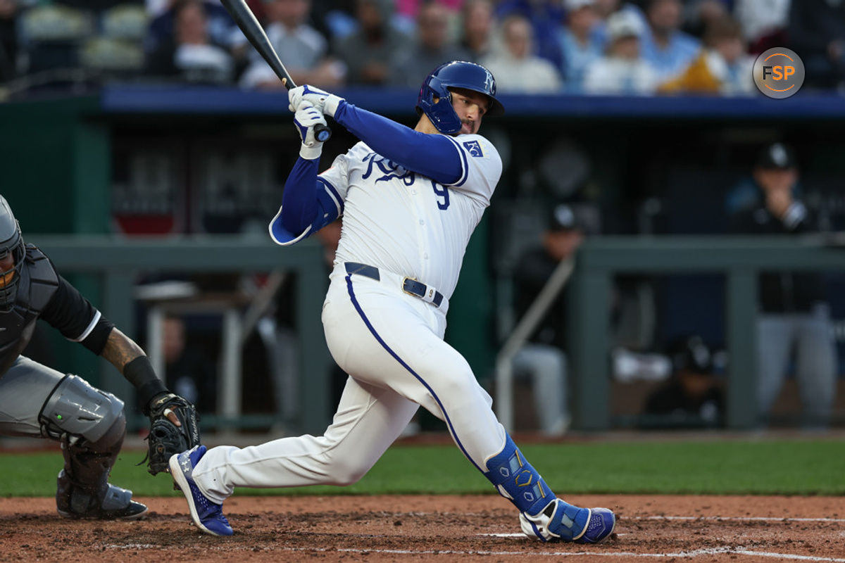 KANSAS CITY, MO - APRIL 06: Kansas City Royals first base Vinnie Pasquantino (9) takes a big swing batting during an MLB game between the Chicago White Sox and Kansas City Royals on Apr 6, 2024 at Kauffman Stadium in Kansas City, MO. (Photo by Scott Winters/Icon Sportswire)