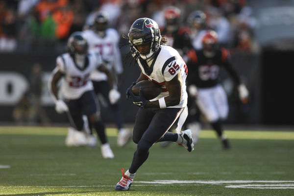 CINCINNATI, OH - NOVEMBER 12: Houston Texans Wide Receiver Noah Brown (85) advances the ball during the NFL football game between the Houston Texans and the Cincinnati Bengals on November 12, 2023, at Paycor Stadium in Cincinnati, Ohio. (Photo by Michael Allio/Icon Sportswire)