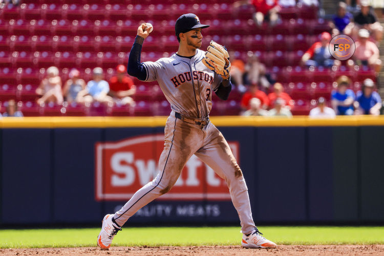 Sep 5, 2024; Cincinnati, Ohio, USA; Houston Astros shortstop Jeremy Pena (3) throws to first to get Cincinnati Reds designated hitter Amed Rosario (not pictured) out in the third inning at Great American Ball Park. Credit: Katie Stratman-Imagn Images