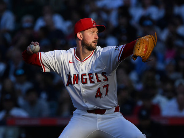 ANAHEIM, CA - MAY 28: Los Angeles Angels pitcher Griffin Canning (47) pitching during an MLB baseball game against the New York Yankees played on May 28, 2024 at Angel Stadium in Anaheim, CA. (Photo by John Cordes/Icon Sportswire)