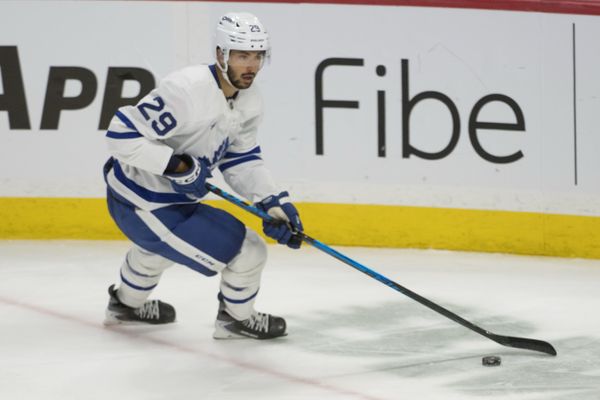 Sep 21st, 2025; Ottawa, Ontario, CAN; Toronto Maple Leafs center Bo Groulx (29) controls the puck in the third period against the Ottawa Senators at the Canadian Tire Centre. Mandatory Credit: Marc DesRosiers-IMAGN Images
