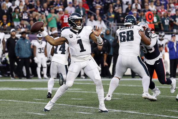 FOXBOROUGH, MA - SEPTEMBER 10: Philadelphia Eagles quarterback Jalen Hurts (1) tosses a pass during a game between the New England Patriots and the Philadelphia Eagles on September 10, 2023, at Gillette Stadium in Foxborough, Massachusetts. (Photo by Fred Kfoury III/Icon Sportswire)