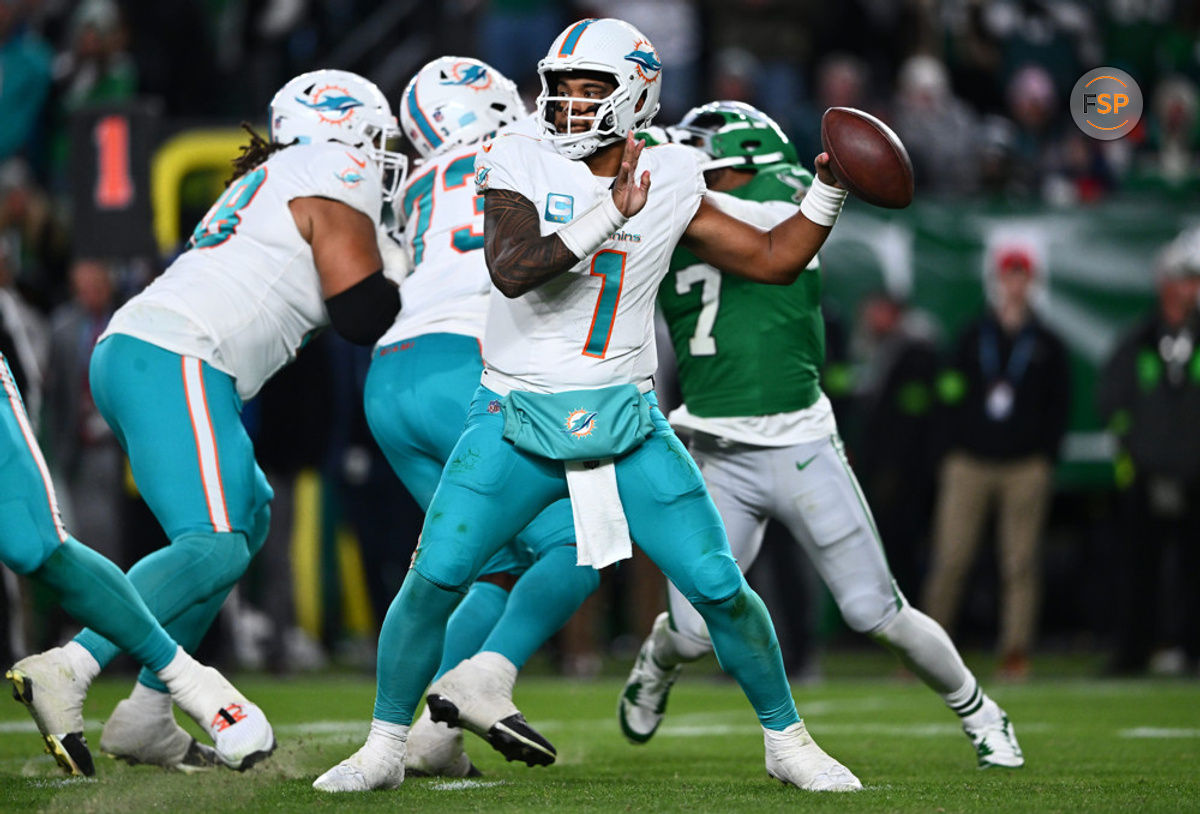 PHILADELPHIA, PA - OCTOBER 22: Miami Dolphins Quarterback Tua Tagovailoa (1) throws a pass in the second half during the game between the Miami Dolphins and Philadelphia Eagles on October 22, 2023 at Lincoln Financial Field in Philadelphia, PA. (Photo by Kyle Ross/Icon Sportswire)