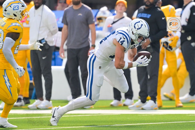 Oct 19, 2025; Inglewood, California, USA; Indianapolis Colts wide receiver Alec Pierce (14) makes a catch in the first half against the Los Angeles Chargers at SoFi Stadium. Credit: Jayne Kamin-Oncea-Imagn Images