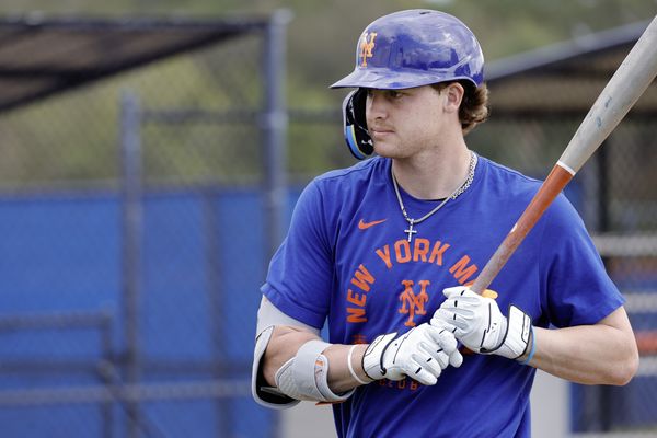 Feb 18, 2026; Port St. Lucie, FL, USA;  New York Mets outfielder Carson Benge steps up to take batting practice during spring training workouts at Clover Park. Mandatory Credit: Reinhold Matay-Imagn Images
