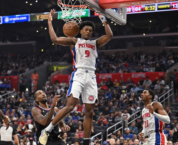 LOS ANGELES, CA - FEBRUARY 10: Detroit Pistons Forward Ausar Thompson (9) dunks the ball while playing the Los Angeles Clippers during a NBA basketball game on February 10, 2024, at the Crypto.com Arena in Los Angeles, CA.(Photo by John McCoy/Icon Sportswire)