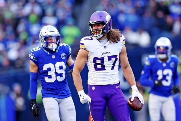 Nov 30, 2025; Seattle, Washington, USA; Minnesota Vikings tight end T.J. Hockenson (87) makes a catch during the second half against the Seattle Seahawks at Lumen Field. Mandatory Credit: Kevin Ng-Imagn Images