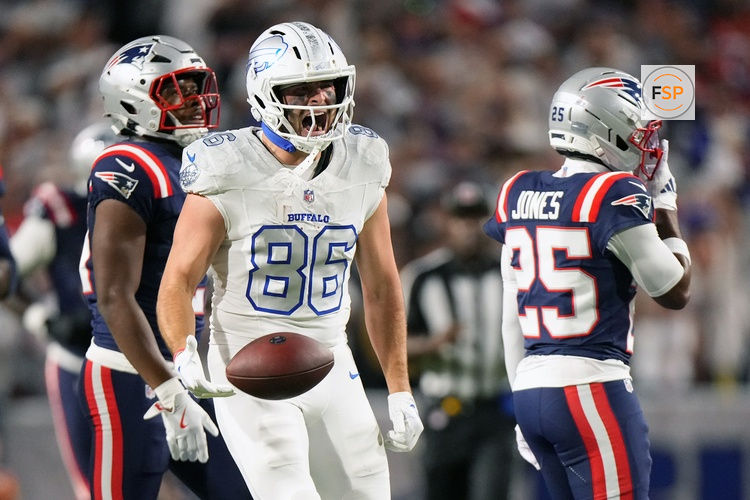 Oct 5, 2025; Orchard Park, New York, USA; Buffalo Bills tight end Dalton Kincaid (86) reacts after a catch against the New England Patriots during the first half at Highmark Stadium. Credit: Gregory Fisher-Imagn Images
