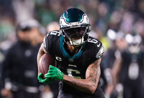 Dec 25, 2023; Philadelphia, Pennsylvania, USA; Philadelphia Eagles wide receiver DeVonta Smith (6) runs with the ball after a catch against the New York Giants during the second quarter at Lincoln Financial Field. Mandatory Credit: Bill Streicher-USA TODAY Sports