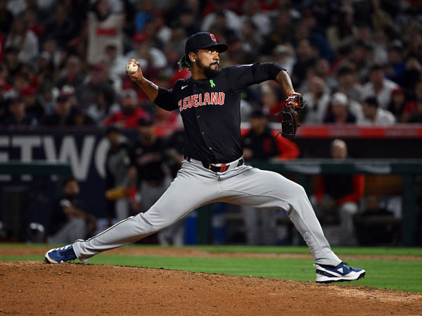 ANAHEIM, CA - MAY 25: Cleveland Guardians pitcher Emmanuel Clase (48) pitching during an MLB baseball game against the Los Angeles Angels played on May 25, 2024 at Angel Stadium in Anaheim, CA. (Photo by John Cordes/Icon Sportswire)