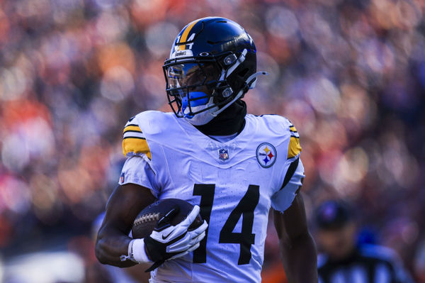 Dec 1, 2024; Cincinnati, Ohio, USA; Pittsburgh Steelers wide receiver George Pickens (14) runs the ball in for a touchdown against the Cincinnati Bengals in the first half at Paycor Stadium. Mandatory Credit: Katie Stratman-Imagn Images