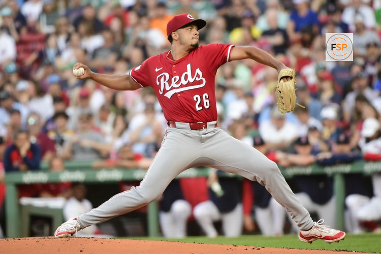 Jun 30, 2025; Boston, Massachusetts, USA;  Cincinnati Reds starting pitcher Chase Burns (26) pitches during the first inning against the Boston Red Sox at Fenway Park. Credit: Bob DeChiara-Imagn Images
