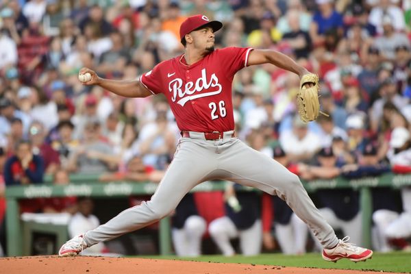 Jun 30, 2025; Boston, Massachusetts, USA;  Cincinnati Reds starting pitcher Chase Burns (26) pitches during the first inning against the Boston Red Sox at Fenway Park. Mandatory Credit: Bob DeChiara-Imagn Images