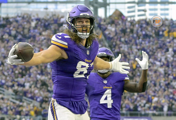 MINNEAPOLIS, MN - NOVEMBER 12: Minnesota Vikings tight end T.J. Hockenson (87) celebrates his 28-yard touchdown reception during the second quarter of an NFL game between the Minnesota Vikings and New Orleans Saints on November 12, 2023, at U.S. Bank Stadium in Minneapolis, MN. (Photo by Nick Wosika/Icon Sportswire)