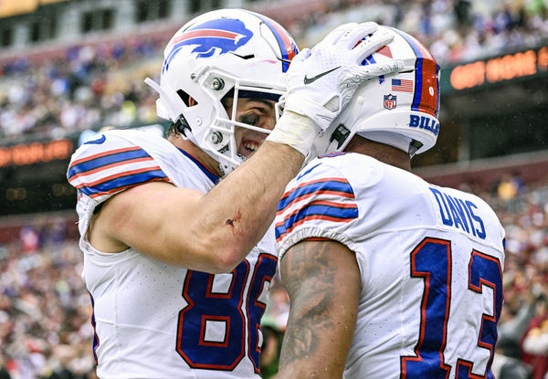 LANDOVER, MD - SEPTEMBER 24: Buffalo Bills wide receiver Gabe Davis (13) is congratulated buy tight end Dalton Kincaid (86) after his touchdown  reception during the NFL game between the Buffalo Bills and the Washington Commanders on September 24, 2023 at Fed Ex Field in Landover, MD. (Photo by Mark Goldman/Icon Sportswire)