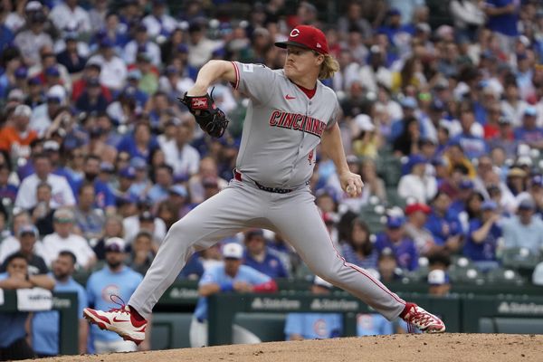 May 30, 2025; Chicago, Illinois, USA; Cincinnati Reds pitcher Andrew Abbott (41) throws the ball against the Chicago Cubs during the first inning at Wrigley Field. Mandatory Credit: David Banks-Imagn Images