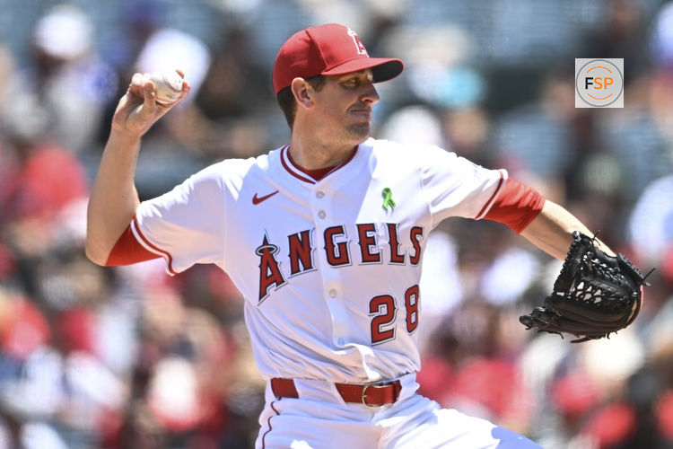 May 25, 2025; Anaheim, California, USA; Los Angeles Angels starting pitcher Kyle Hendricks (28) throws a pitch against the Miami Marlins during the second inning at Angel Stadium. Credit: Jonathan Hui-Imagn Images