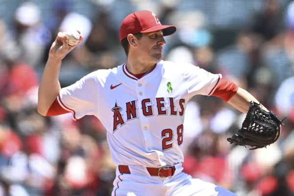 May 25, 2025; Anaheim, California, USA; Los Angeles Angels starting pitcher Kyle Hendricks (28) throws a pitch against the Miami Marlins during the second inning at Angel Stadium. Mandatory Credit: Jonathan Hui-Imagn Images