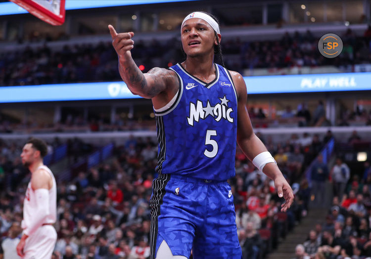 CHICAGO, IL - NOVEMBER 15: Orlando Magic forward Paolo Banchero (5) reacts against the Chicago Bulls during the first half at the United Center on November 15, 2023 in Chicago, Illinois. (Photo by Melissa Tamez/Icon Sportswire)