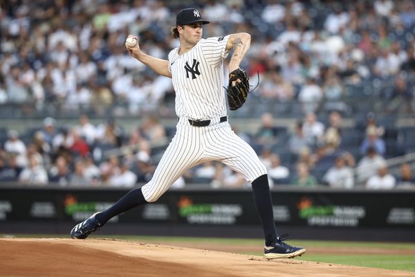 Jul 9, 2025; Bronx, New York, USA;  New York Yankees starting pitcher Cam Schlitter (31) pitches in the first inning against the against the Seattle Mariners at Yankee Stadium. Mandatory Credit: Wendell Cruz-Imagn Images