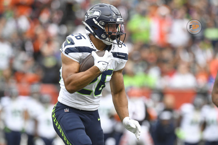 CINCINNATI, OH - OCTOBER 15: Seattle Seahawks Running Back Zach Charbonnet (26) carries during the NFL game between the Seattle Seahawks and the Cincinnati Bengals on October 15, 2023, at Paycor Stadium in Cincinnati, Ohio. (Photo by Michael Allio/Icon Sportswire)