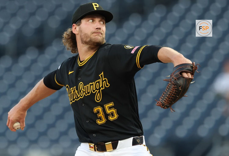 Apr 28, 2026; Pittsburgh, Pennsylvania, USA; Pittsburgh Pirates starting pitcher Braxton Ashcraft (35) delivers a pitch against the St. Louis Cardinals during the first inning at PNC Park. Credit: Charles LeClaire-Imagn Images