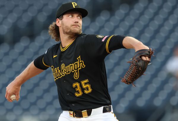 Apr 28, 2026; Pittsburgh, Pennsylvania, USA; Pittsburgh Pirates starting pitcher Braxton Ashcraft (35) delivers a pitch against the St. Louis Cardinals during the first inning at PNC Park. Mandatory Credit: Charles LeClaire-Imagn Images