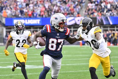 Sep 20, 2026; Foxborough, Massachusetts, USA;  New England Patriots wide receiver Romeo Doubs (87) runs after a catch against the Pittsburgh Steelers at Gillette Stadium.  Mandatory Credit: Eric Canha-Imagn Images