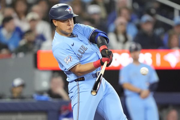 Apr 8, 2026; Toronto, Ontario, CAN; Toronto Blue Jays third baseman Kazuma Okamoto (7) during an at bat against the Los Angeles Dodgers during the sixth inning at Rogers Centre. Mandatory Credit: John E. Sokolowski-Imagn Images