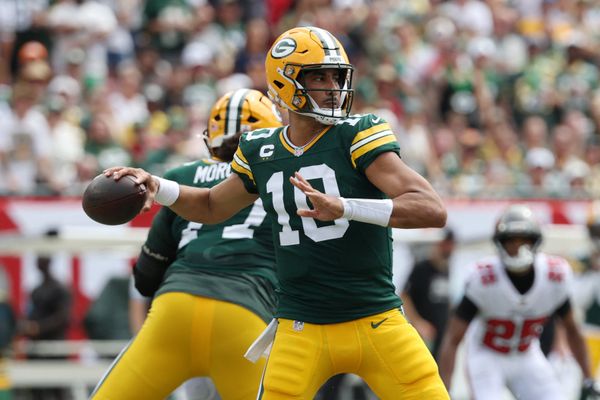Oct 4, 2026; Tampa, Florida, USA;  Green Bay Packers quarterback Jordan Love (10) throws the ball during the first quarter against the Tampa Bay Buccaneers at Raymond James Stadium.  Mandatory Credit: Matt Pendleton-Imagn Images