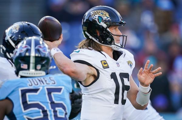 Jacksonville Jaguars quarterback Trevor Lawrence (16) passes the ball during the third quarter against the Tennessee Titans at Nissan Stadium in Nashville, Tenn., Sunday, Nov. 30, 2025.