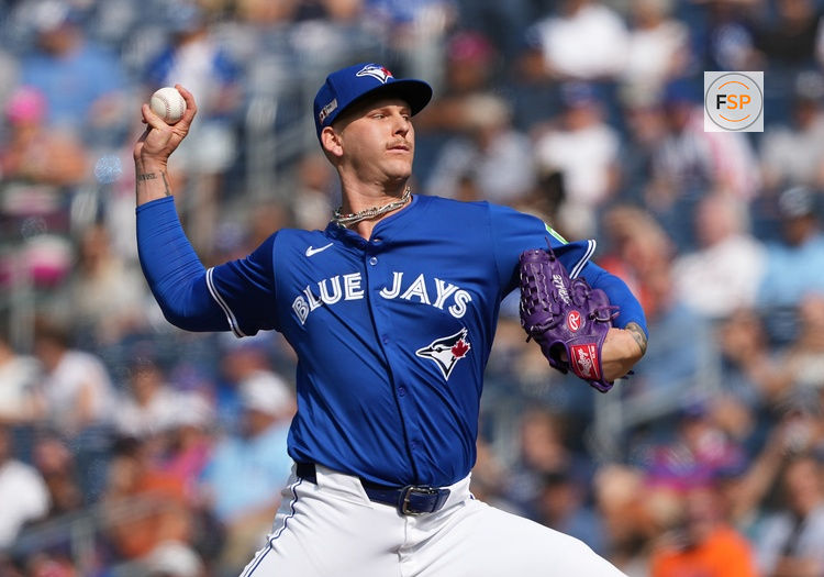 Sep 11, 2024; Toronto, Ontario, CAN; Toronto Blue Jays starting pitcher Bowden Francis (44) throws a pitch against the New York Mets during the first inning at Rogers Centre. Credit: Nick Turchiaro-Imagn Images