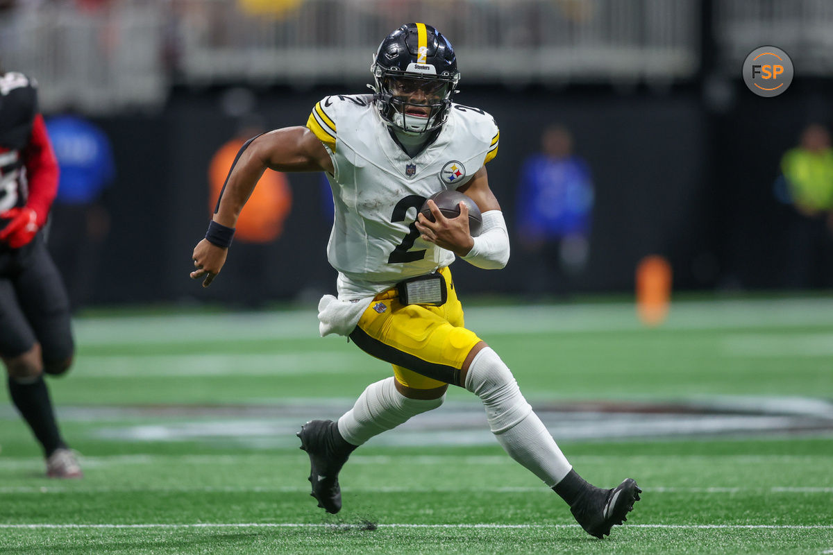 Sep 8, 2024; Atlanta, Georgia, USA; Pittsburgh Steelers quarterback Justin Fields (2) runs the ball against the Atlanta Falcons in the third quarter at Mercedes-Benz Stadium. Credit: Brett Davis-Imagn Images