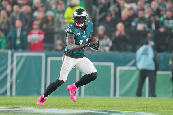 PHILADELPHIA, PA - DECEMBER 03: Philadelphia Eagles wide receiver A.J. Brown (11) rushes during the game between the San Fransisco 49ers and the Philadelphia Eagles on December 3, 2023 at Lincoln Financial Field. (Photo by Andy Lewis/Icon Sportswire)