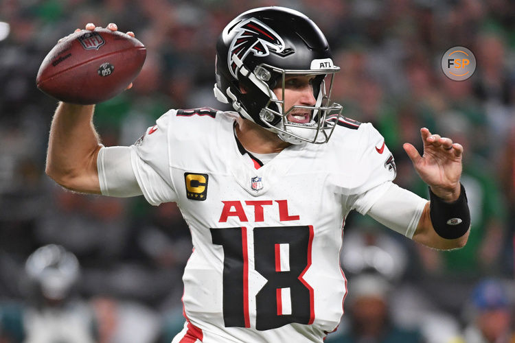 Sep 16, 2024; Philadelphia, Pennsylvania, USA; Atlanta Falcons quarterback Kirk Cousins (18) throws a pass during the first quarter against the Philadelphia Eagles at Lincoln Financial Field. Credit: Eric Hartline-Imagn Images