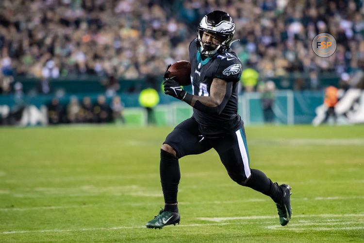 PHILADELPHIA, PA - NOVEMBER 27: Philadelphia Eagles running back Kenneth Gainwell (14) carries the ball during the second half of the National Football League game between the Green Bay Packers and Philadelphia Eagles on November 27, 2022 at Lincoln Financial Field in Philadelphia, PA (Photo by John Jones/Icon Sportswire)