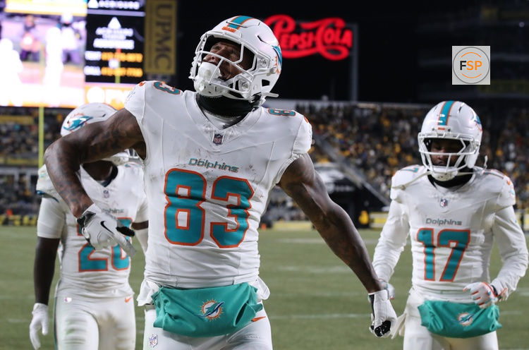 Dec 15, 2025; Pittsburgh, Pennsylvania, USA; Miami Dolphins tight end Darren Waller (83) reacts after scoring a touchdown in the fourth quarter against the Pittsburgh Steelers at Acrisure Stadium. Credit: Charles LeClaire-Imagn Images