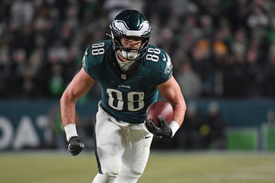 Jan 12, 2025; Philadelphia, Pennsylvania, USA; Philadelphia Eagles tight end Dallas Goedert (88) against the Green Bay Packers in an NFC wild card game at Lincoln Financial Field. Mandatory Credit: Eric Hartline-Imagn Images