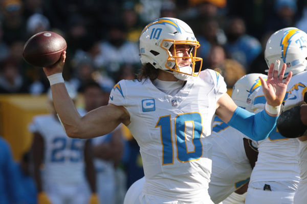 GREEN BAY, WI - NOVEMBER 19: Los Angeles Chargers quarterback Justin Herbert (10) passes during game between the Green Bay Packers and the Los Angeles Chargers at Lambeau Field on November 19, 2023 in Green Bay, WI. (Photo by Larry Radloff/Icon Sportswire)