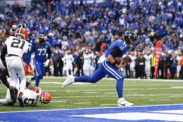 INDIANAPOLIS, IN - OCTOBER 22: Indianapolis Colts quarterback Gardner Minshew (10) runs in for the touchdown during a NFL game between the Cleveland Browns and the Indianapolis Colts on October 22, 2023 at Lucas Oil Stadium in Indianapolis, IN.  (Photo by Jeffrey Brown/Icon Sportswire)