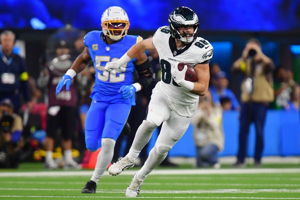 Dec 8, 2025; Inglewood, California, USA; Philadelphia Eagles tight end Dallas Goedert (88) runs against the Los Angeles Chargers in the first half at SoFi Stadium. Mandatory Credit: Gary A. Vasquez-Imagn Images